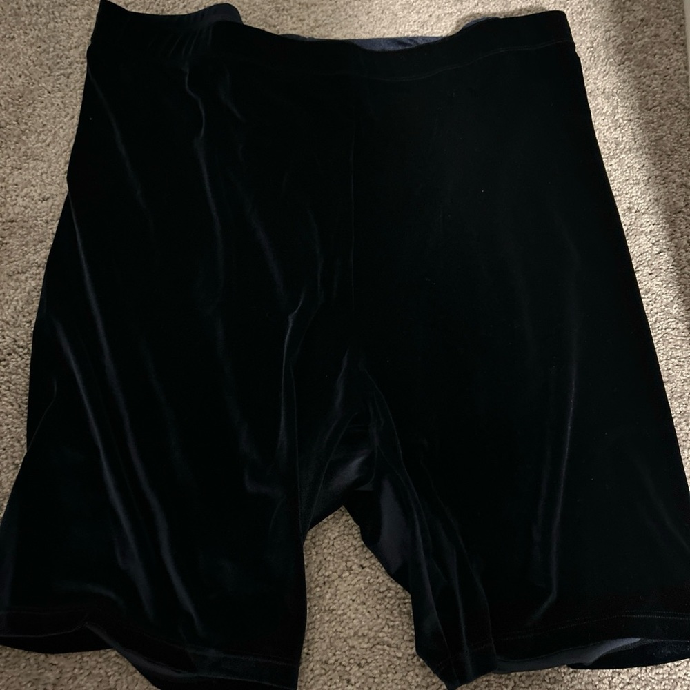 Fabletics High Waisted Velour Bike Shorts 9" Navy Blue 4X NWT